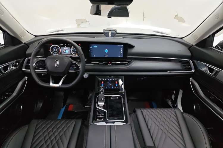 Used Bestune T99 2020 20TD Automatic Prestige Edition Center Console
