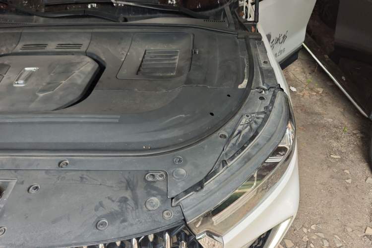 Used Bestune T99 2020 20TD Automatic Premium Edition Engine Bay Left