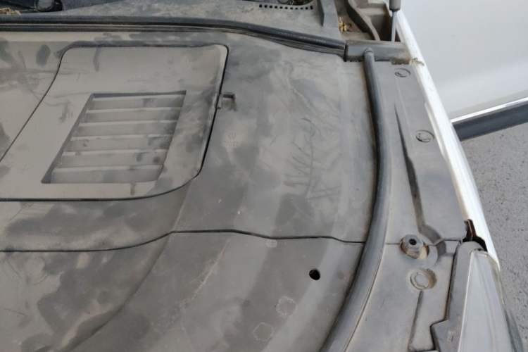 Used Bestune T99 2020 20TD Automatic Premium Edition Engine Bay Left