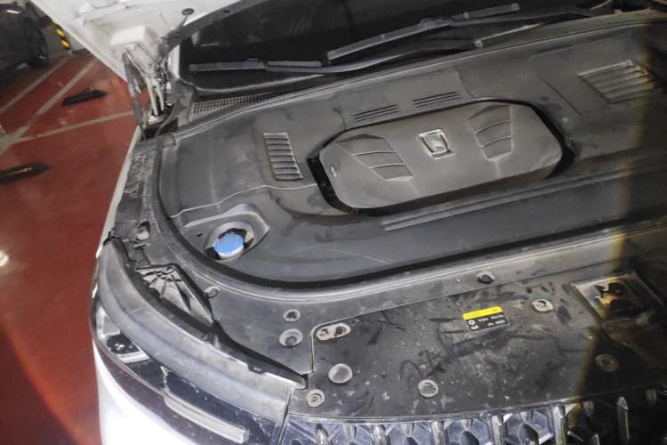 Used Bestune T99 2020 20TD Automatic Luxury Edition Engine Bay Right