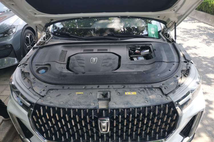 Used Bestune T99 2020 20TD Automatic Premium Edition Engine Bay