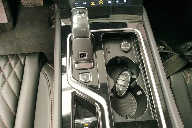 Used Bestune T99 2020 20TD Automatic Prestige Edition Gear Lever