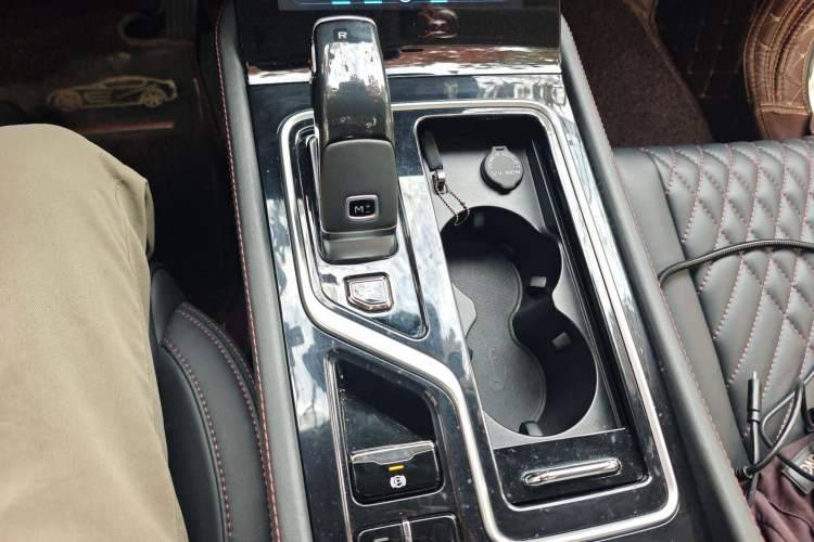 Used Bestune T99 2020 20TD Automatic Premium Edition Gear Lever