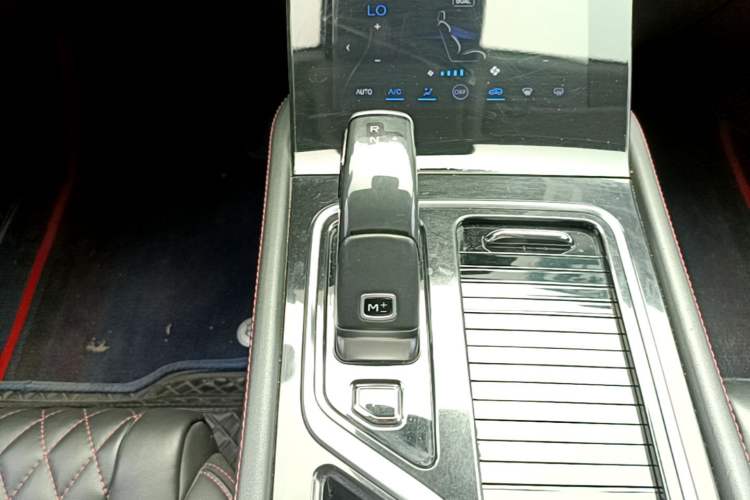 Used Bestune T99 2020 20TD Automatic Premium Edition Gear Lever