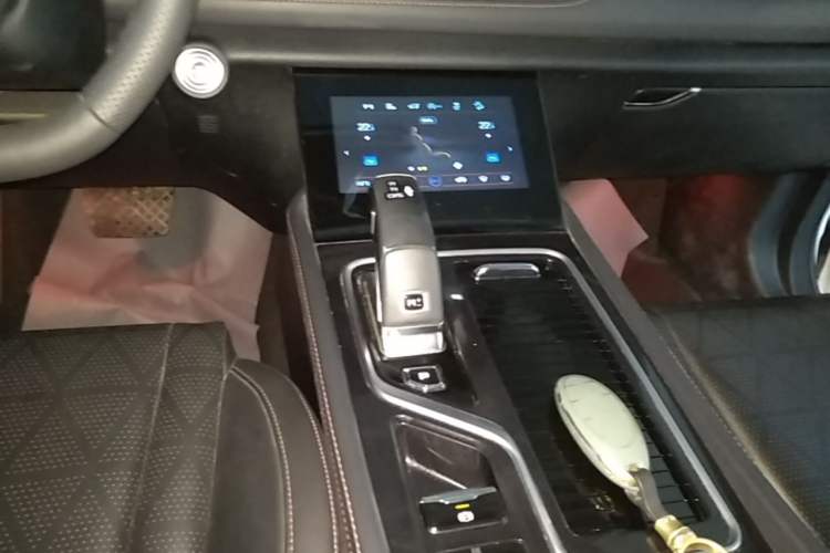 Used Bestune T99 2020 20TD Automatic Sport Premium Edition Gear Lever
