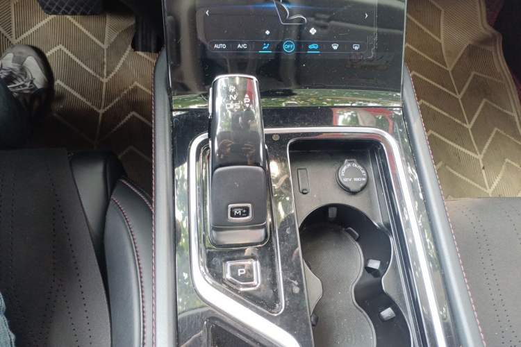 Used Bestune T99 2020 20TD Automatic Premium Edition Gear Lever
