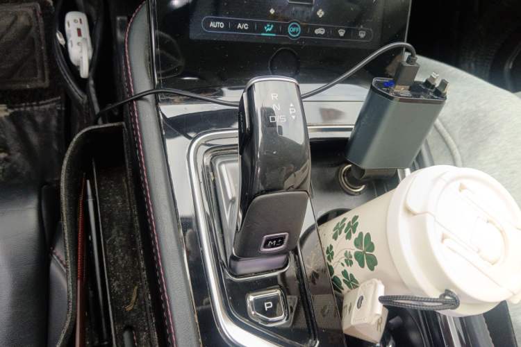 Used Bestune T99 2020 20TD Automatic Premium Edition Gear Lever