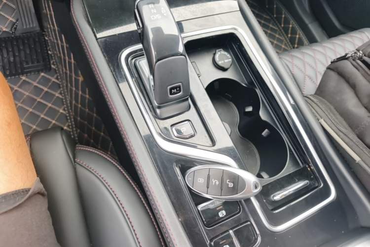 Used Bestune T99 2020 20TD Automatic Premium Edition Gear Lever