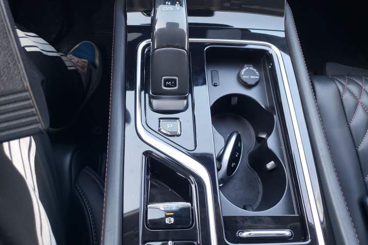 Used Bestune T99 2020 20TD Automatic Prestige Edition Gear Lever