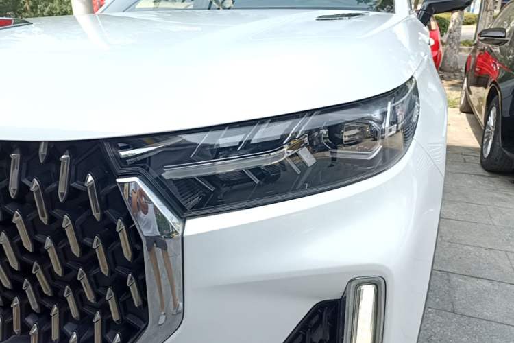 Used Bestune T99 2020 20TD Automatic Premium Edition Left Front Headlight