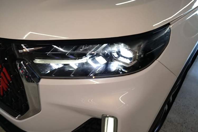 Used Bestune T99 2020 20TD Automatic Sport Premium Edition Left Front Headlight