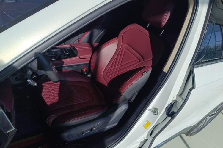 Used Bestune T99 2020 20TD Automatic Prestige Edition Left Front Seat