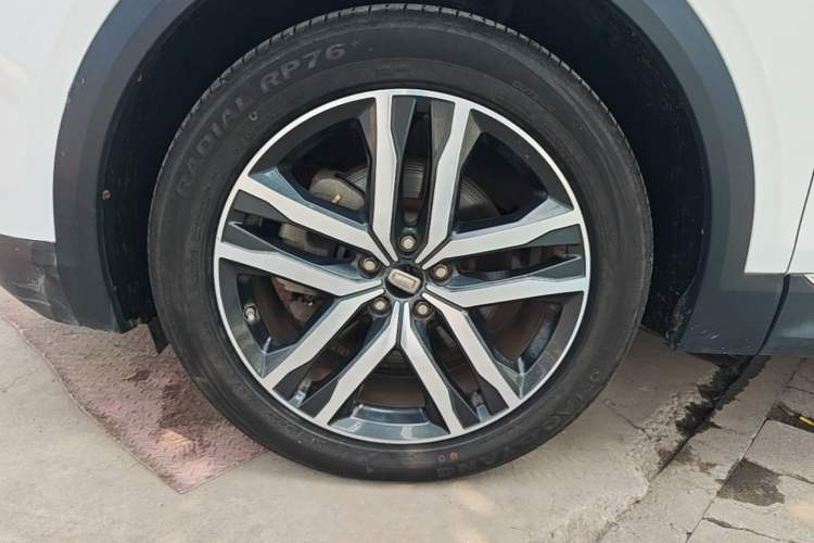Used Bestune T99 2020 20TD Automatic Premium Edition Left Front Wheel Hub