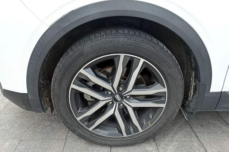 Used Bestune T99 2020 20TD Automatic Premium Edition Left Front Wheel Hub