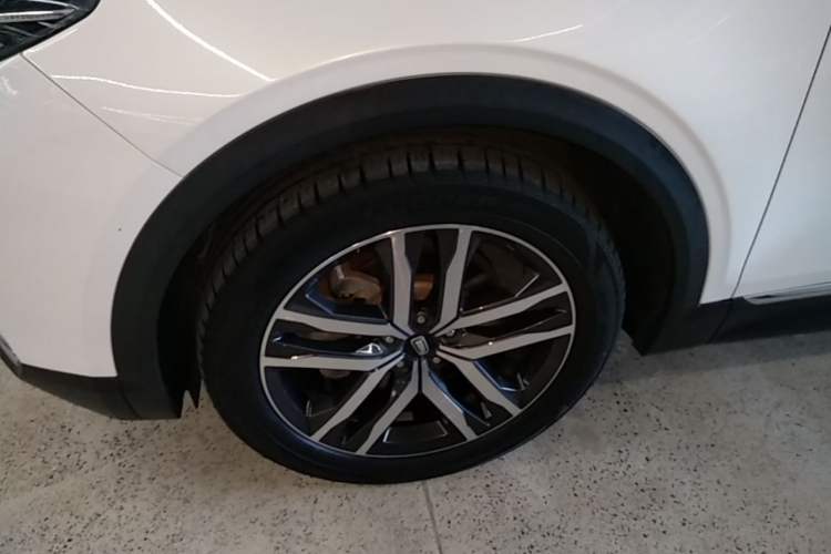 Used Bestune T99 2020 20TD Automatic Sport Premium Edition Left Front Wheel Hub