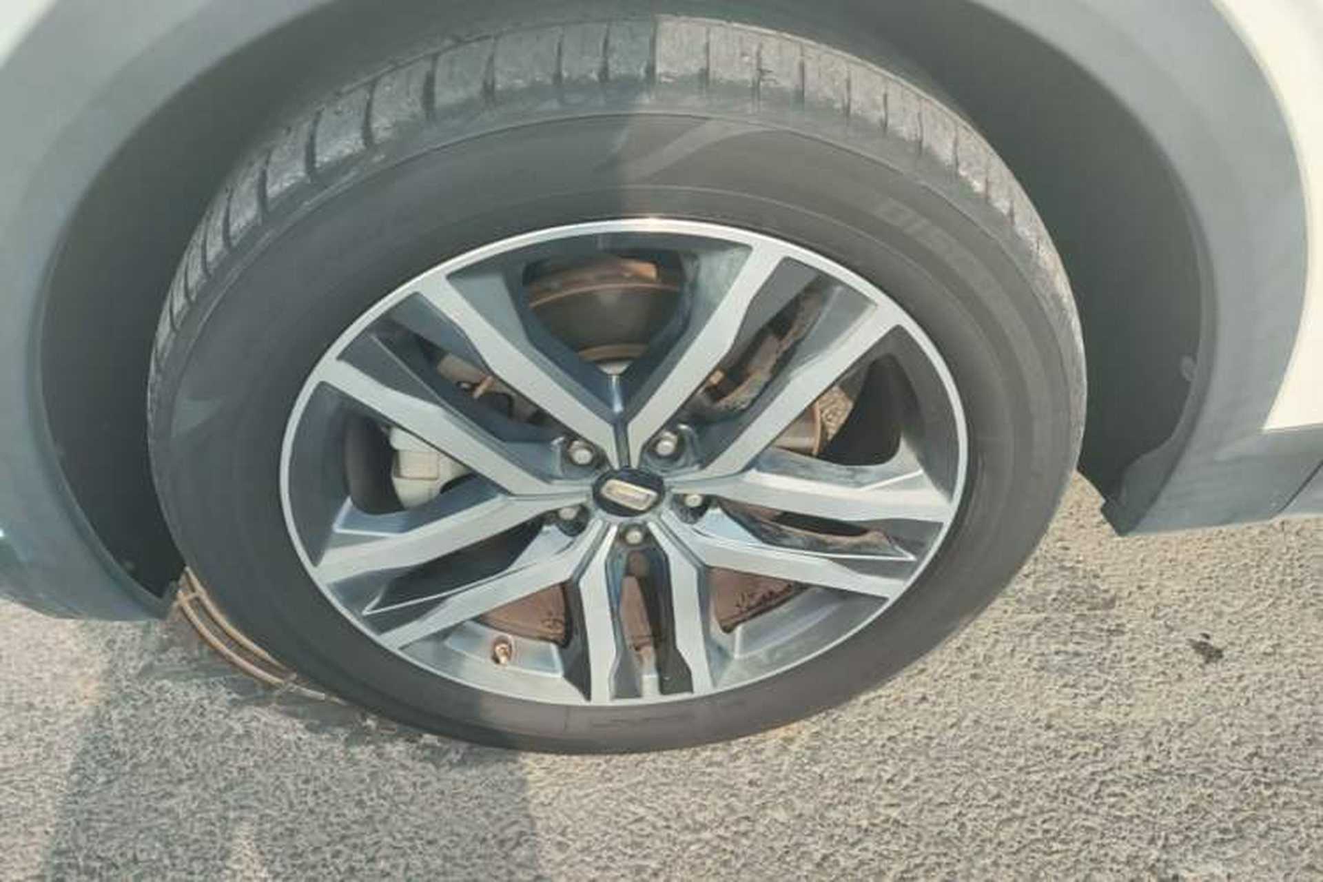 Used Bestune T99 2020 20TD Automatic Luxury Edition Left Front Wheel Hub