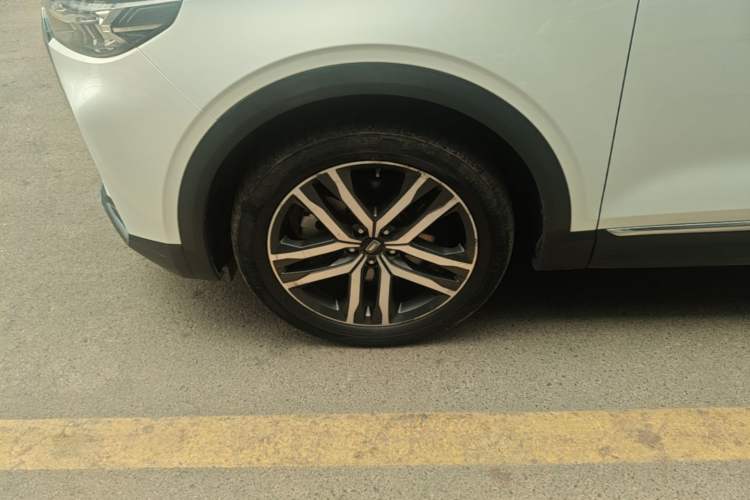 Used Bestune T99 2020 20TD Automatic Premium Edition Left Front Wheel Hub