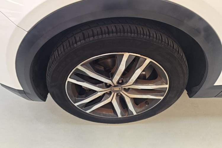 Used Bestune T99 2020 20TD Automatic Sport Premium Edition Left Front Wheel Hub