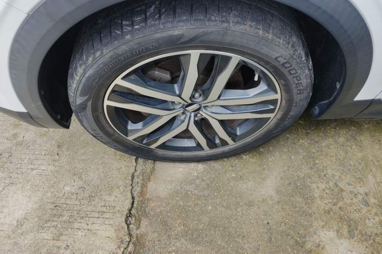 Used Bestune T99 2020 20TD Automatic Premium Edition Left Front Wheel Hub