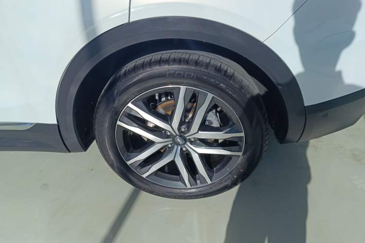 Used Bestune T99 2020 20TD Automatic Prestige Edition Left Rear Wheel Hub