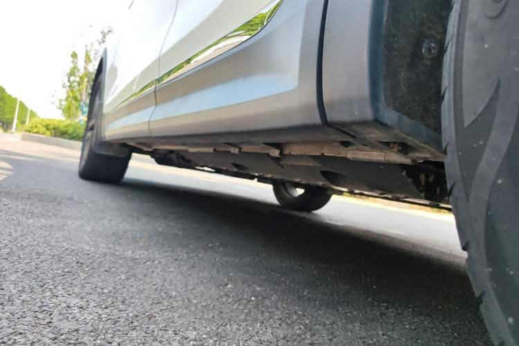 Used Bestune T99 2020 20TD Automatic Luxury Edition Left Side Sill