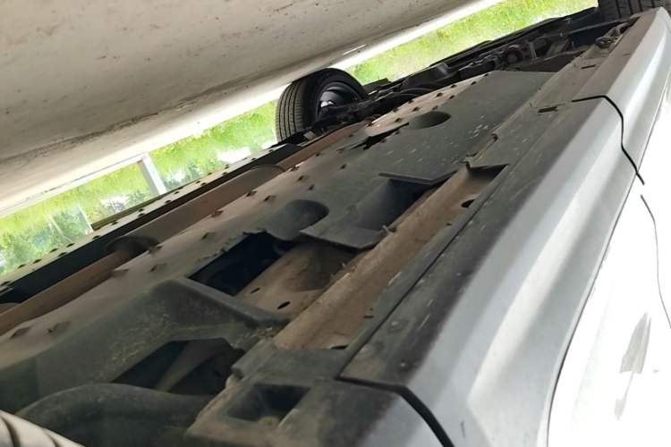 Used Bestune T99 2020 20TD Automatic Premium Edition Left Side Sill