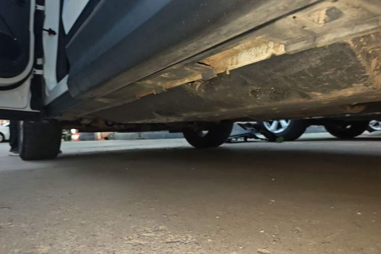 Used Bestune T99 2020 20TD Automatic Luxury Edition Left Side Sill