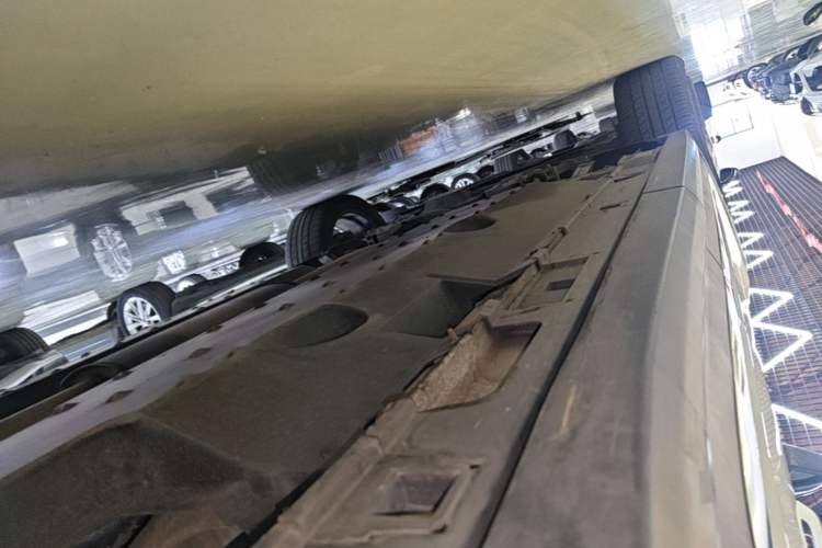 Used Bestune T99 2020 20TD Automatic Sport Premium Edition Left Side Sill