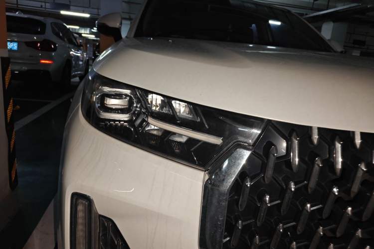 Used Bestune T99 2020 20TD Automatic Luxury Edition Right Front Headlight