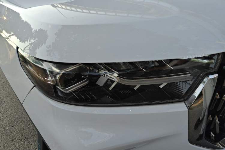 Used Bestune T99 2020 20TD Automatic Prestige Edition Right Front Headlight