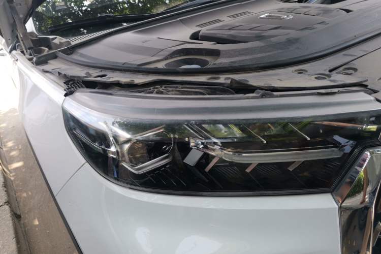 Used Bestune T99 2020 20TD Automatic Premium Edition Right Front Headlight