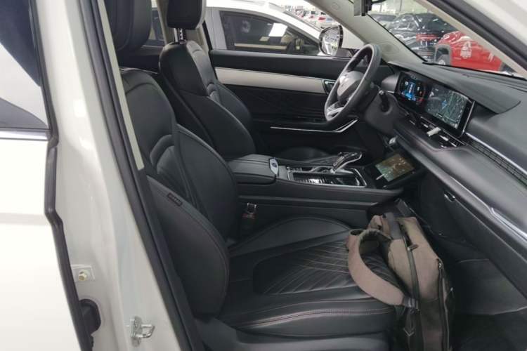 Used Bestune T99 2020 20TD Automatic Luxury Edition Right Front Seat