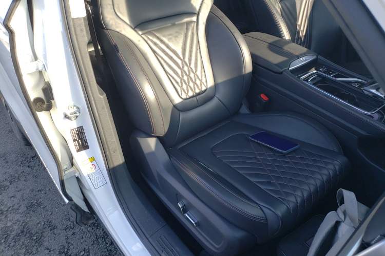 Used Bestune T99 2020 20TD Automatic Prestige Edition Right Front Seat