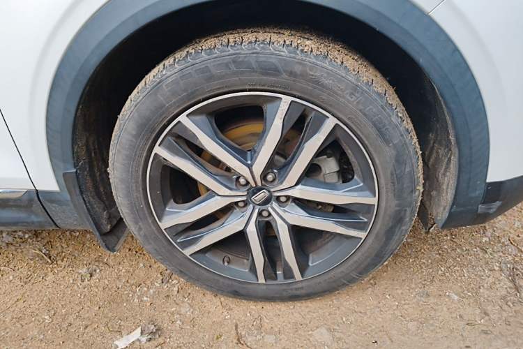 Used Bestune T99 2020 20TD Automatic Premium Edition Right Front Wheel Hub