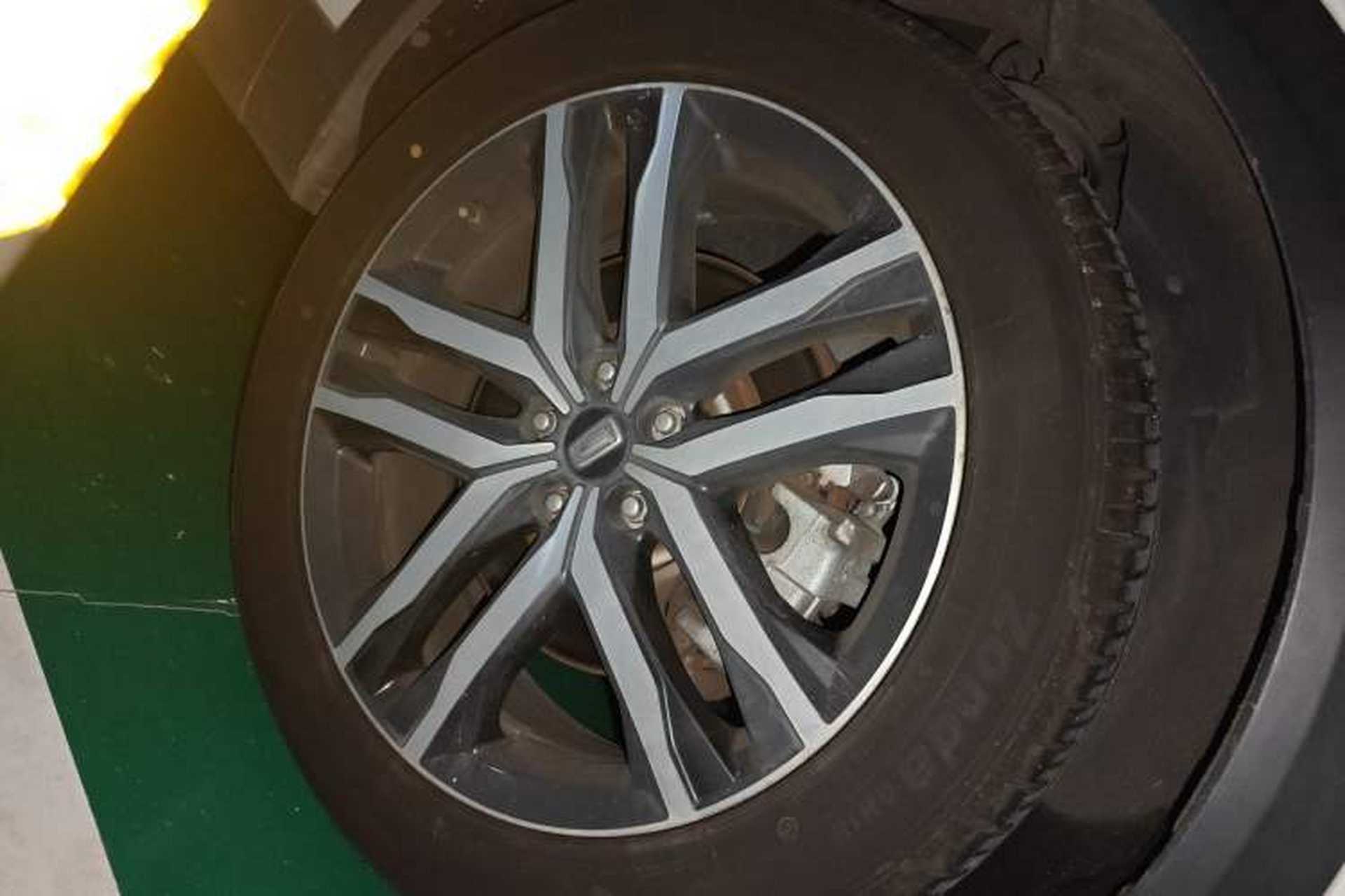 Used Bestune T99 2020 20TD Automatic Luxury Edition Right Front Wheel Hub