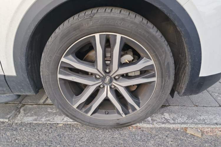 Used Bestune T99 2020 20TD Automatic Sport Premium Edition Right Front Wheel Hub