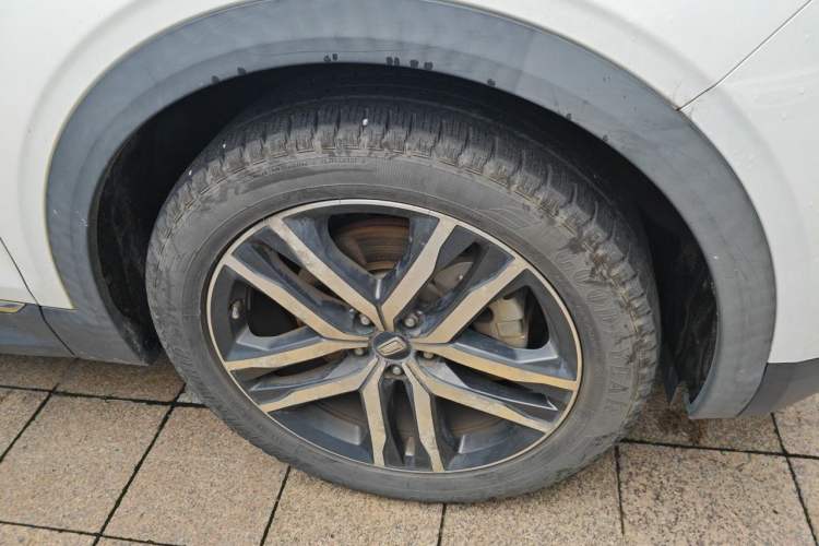 Used Bestune T99 2020 20TD Automatic Sport Premium Edition Right Front Wheel Hub
