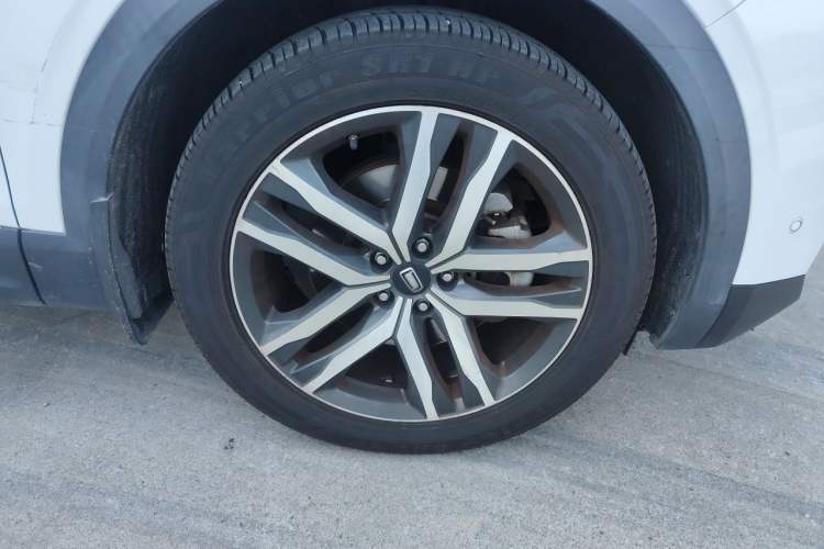Used Bestune T99 2020 20TD Automatic Prestige Edition Right Front Wheel Hub