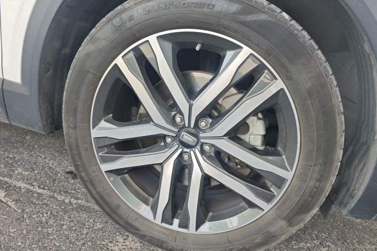Used Bestune T99 2020 20TD Automatic Premium Edition Right Front Wheel Hub
