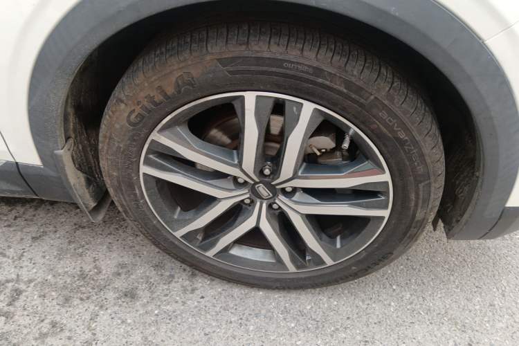 Used Bestune T99 2020 20TD Automatic Premium Edition Right Front Wheel Hub