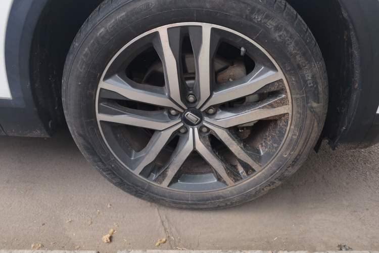 Used Bestune T99 2020 20TD Automatic Premium Edition Right Front Wheel Hub