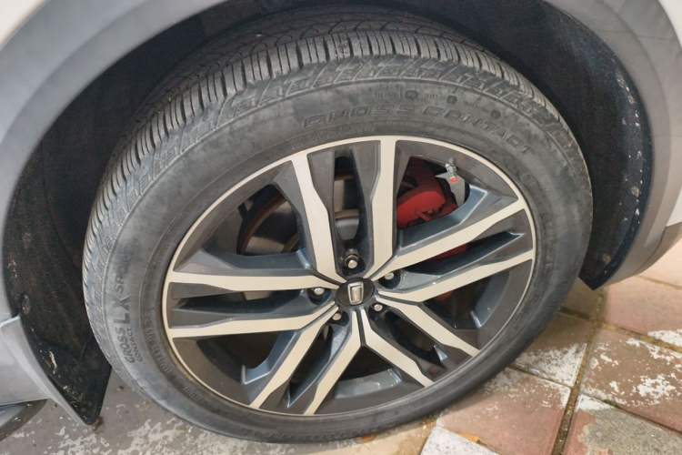 Used Bestune T99 2020 20TD Automatic Premium Edition Right Front Wheel Hub