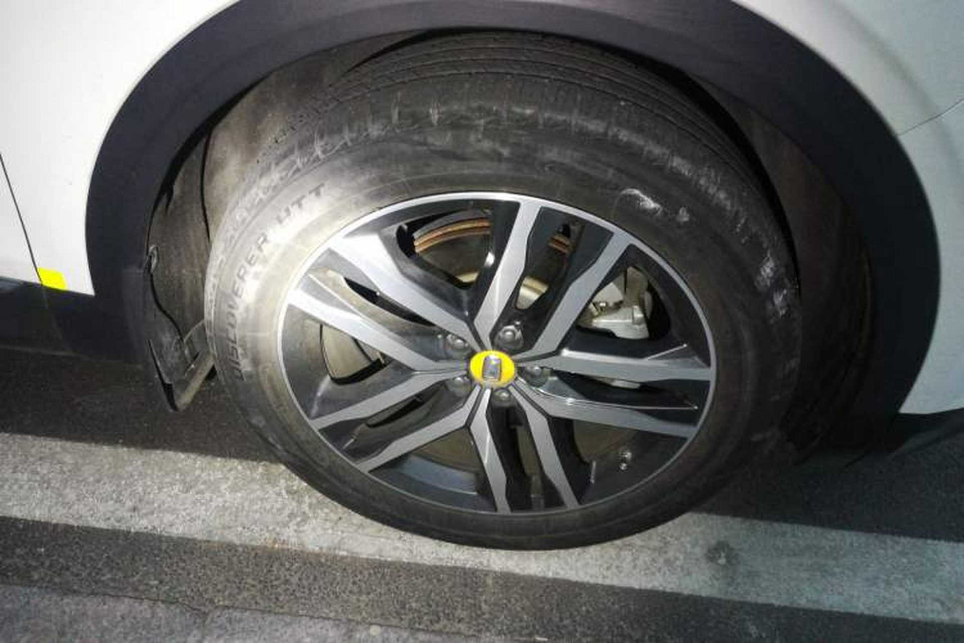 Used Bestune T99 2020 20TD Automatic Premium Edition Right Front Wheel Hub