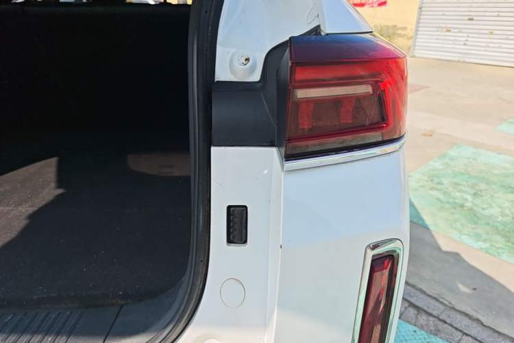 Used Bestune T99 2020 20TD Automatic Premium Edition Right Rear Taillight
