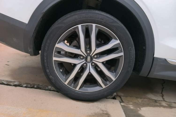 Used Bestune T99 2020 20TD Automatic Premium Edition Right Rear Wheel Hub