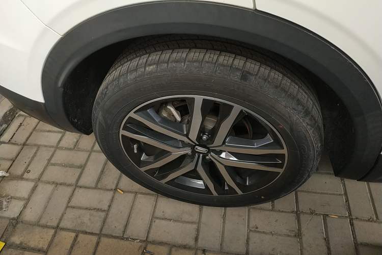 Used Bestune T99 2020 20TD Automatic Prestige Edition Right Rear Wheel Hub