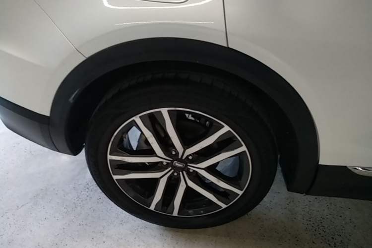 Used Bestune T99 2020 20TD Automatic Sport Premium Edition Right Rear Wheel Hub