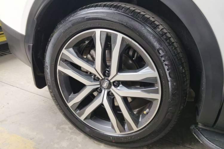 Used Bestune T99 2020 20TD Automatic Luxury Edition Right Rear Wheel Hub
