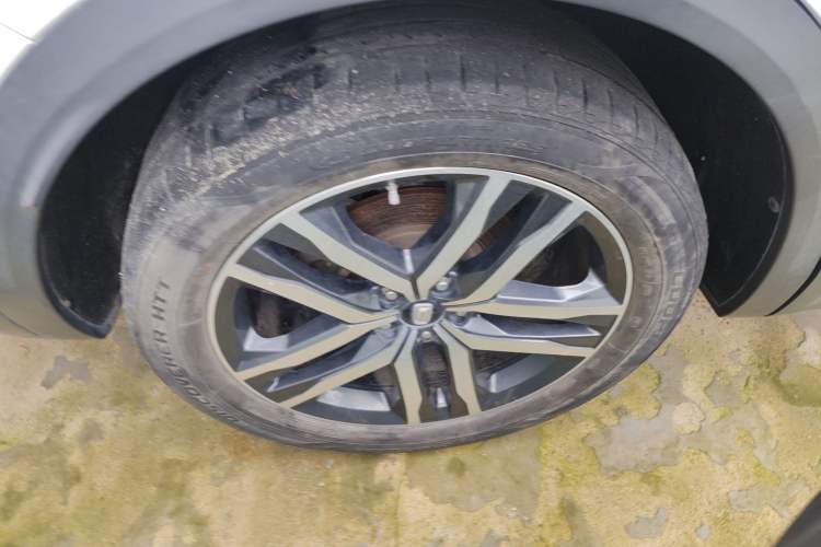 Used Bestune T99 2020 20TD Automatic Premium Edition Right Rear Wheel Hub
