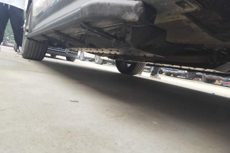 Used Bestune T99 2020 20TD Automatic Sport Premium Edition Right Side Sill